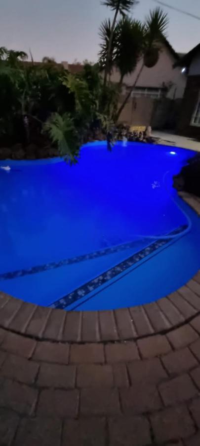 شقة Funky Dot Sleeping Spot كمبتون بارك المظهر الخارجي الصورة